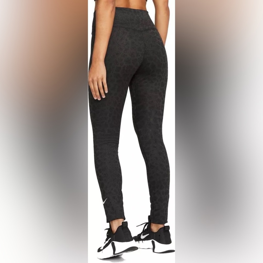 Nike Dri-FIT One Women’s Mid-Rise Printed Leggings - Picture 2 of 6
